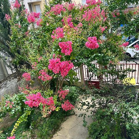 F3 Au Grenier D'Une Maison Масси Экстерьер фото