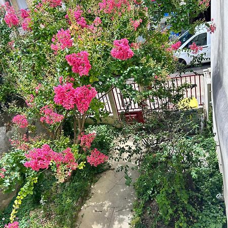 F3 Au Grenier D'Une Maison Масси Экстерьер фото